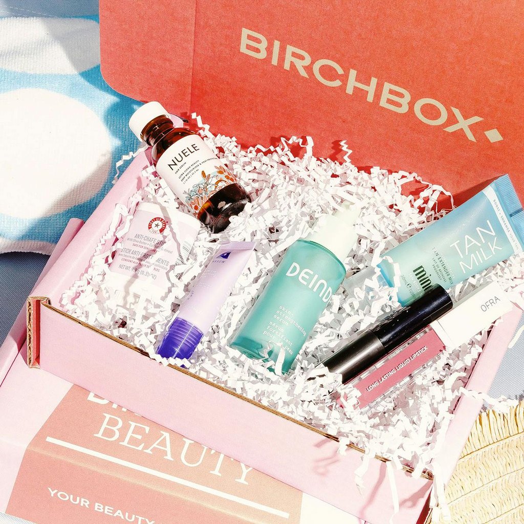 best makeup subscription boxes - open Birchbox monthly box with samples